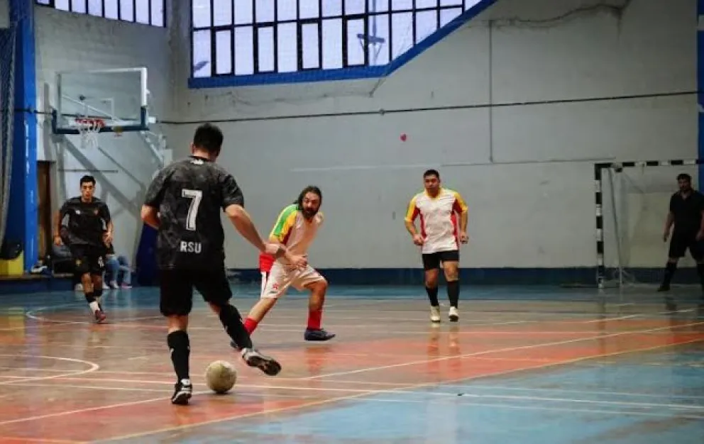 Se definieron los primeros clasificados en el torneo de fútbol Institucional del club Calafate