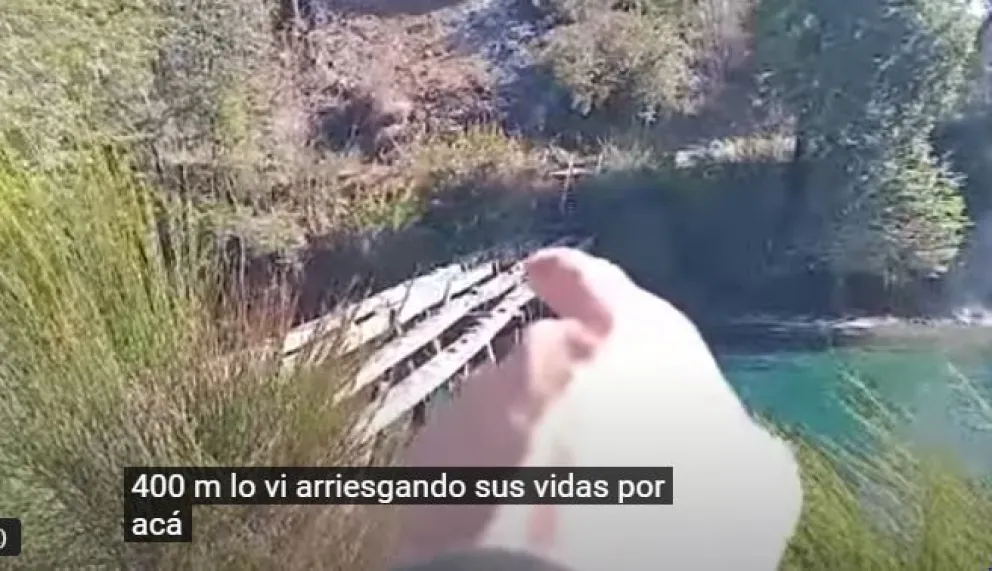 Viral en las redes: aseguran que los turistas cruzan “a diario” las ruinas del puente Correntoso ( ver Video)