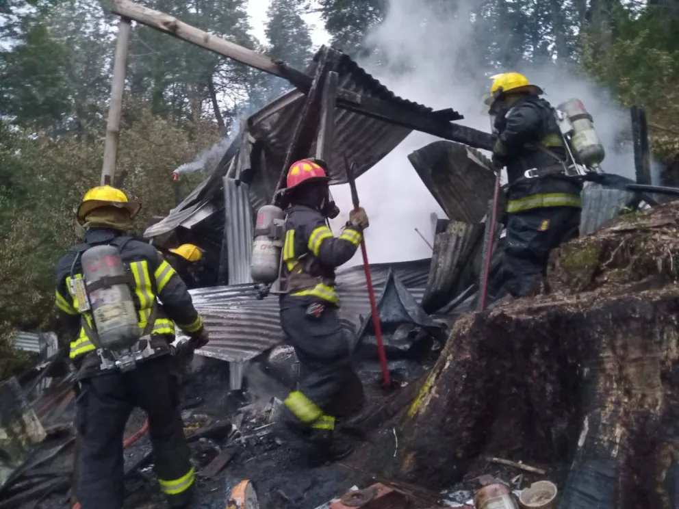 Un incendio consumió una vivienda en la comunidad Mapuche