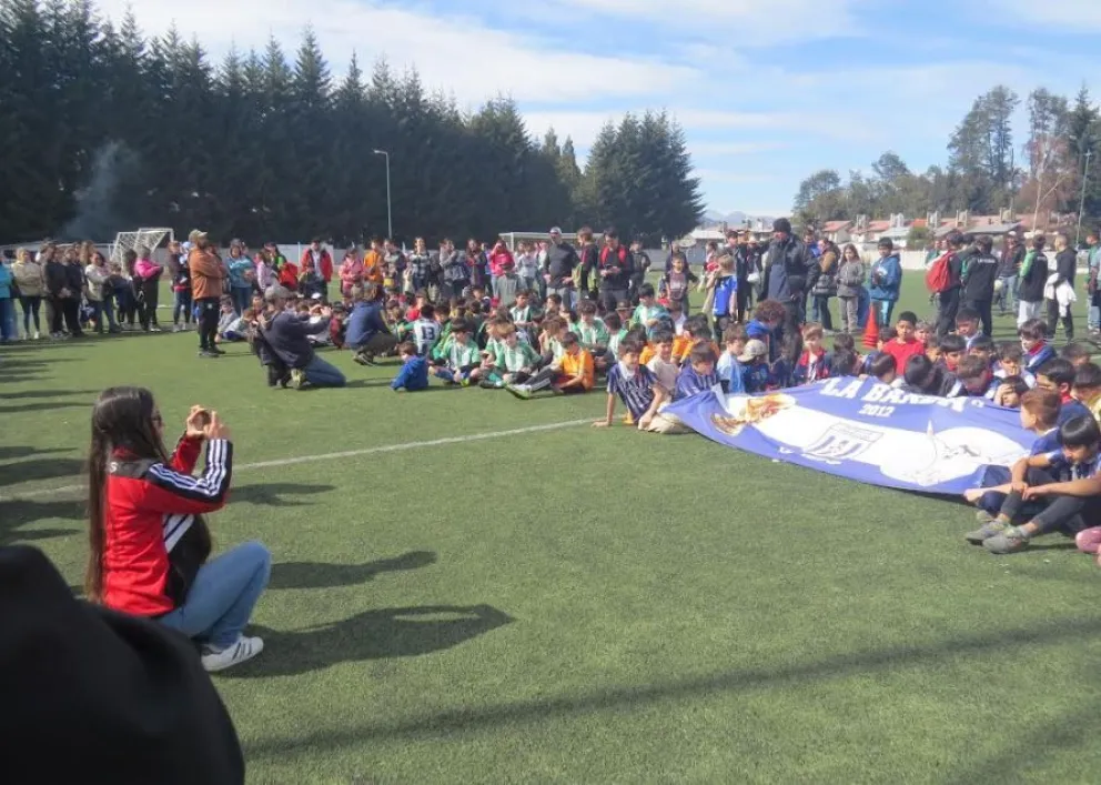 Más de 400 chicos y chicas fueron parte del torneo de fútbol infantil mixto