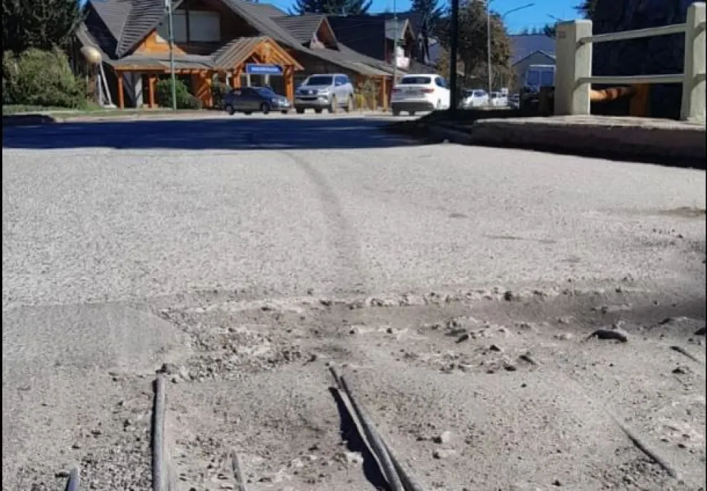 Luego de la queja (viral) de los vecinos,  el municipio informó que realizará bacheo en el puente del Arroyo Las Piedritas