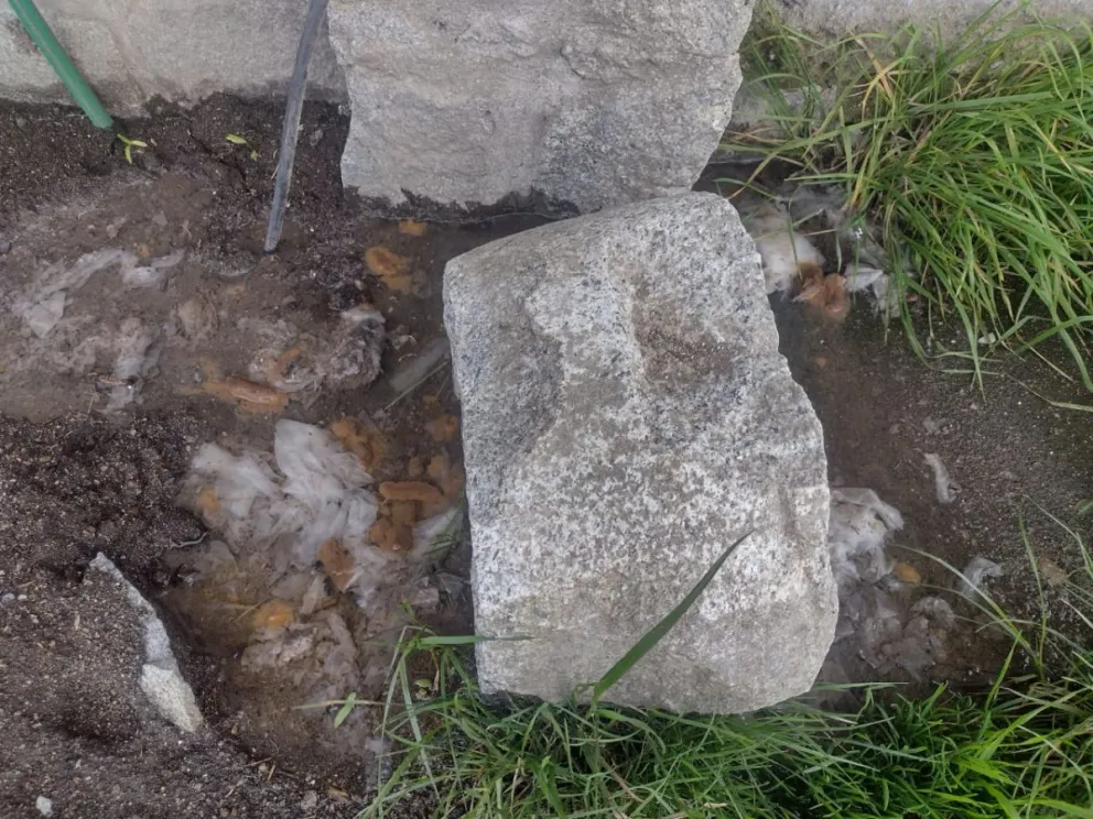 Vecinos denuncian que se “detonó” el sistema cloacal del museo histórico