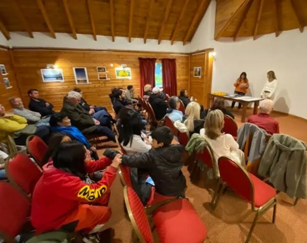 La Biblioteca del Mallín invita a participar en el II Concurso de Fotografía para Aficionados