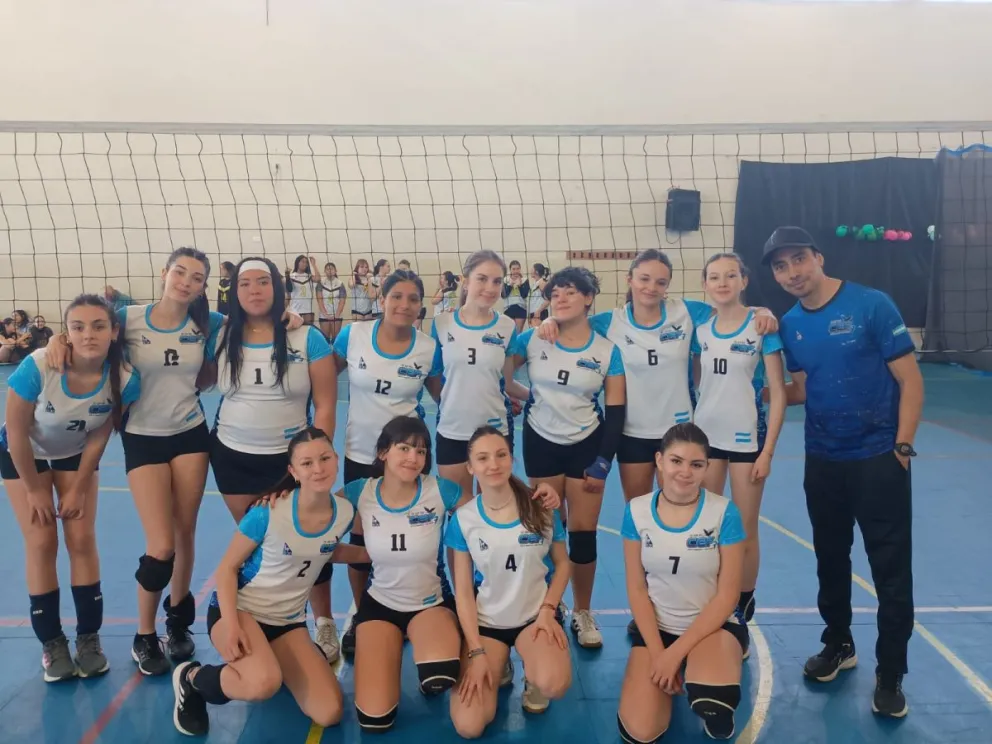 El voley local vivió una gran jornada de liga en primera y juveniles