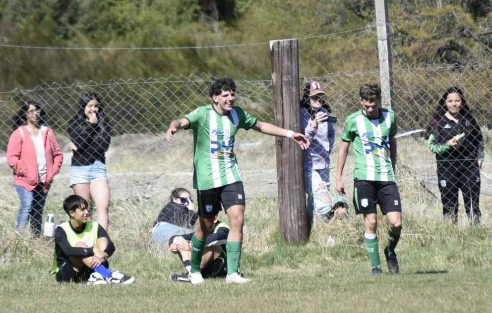 Goleada de Las Piedritas en su visita al rojo de Bariloche, quedando como único líder