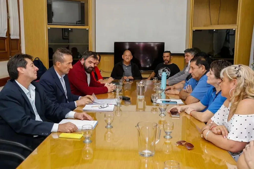 El gobierno y los sindicatos provinciales comenzaron a trabajar las paritarias  para el 2025