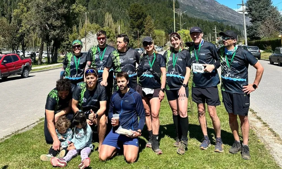 Podio de Flavia Epuyao y Silvia Adamek en el trail "Cumbre del Currumahuida"