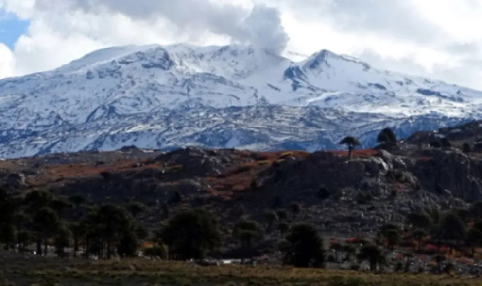  Aumenta la actividad del volcán Copahue y emiten alerta amarilla en Chile