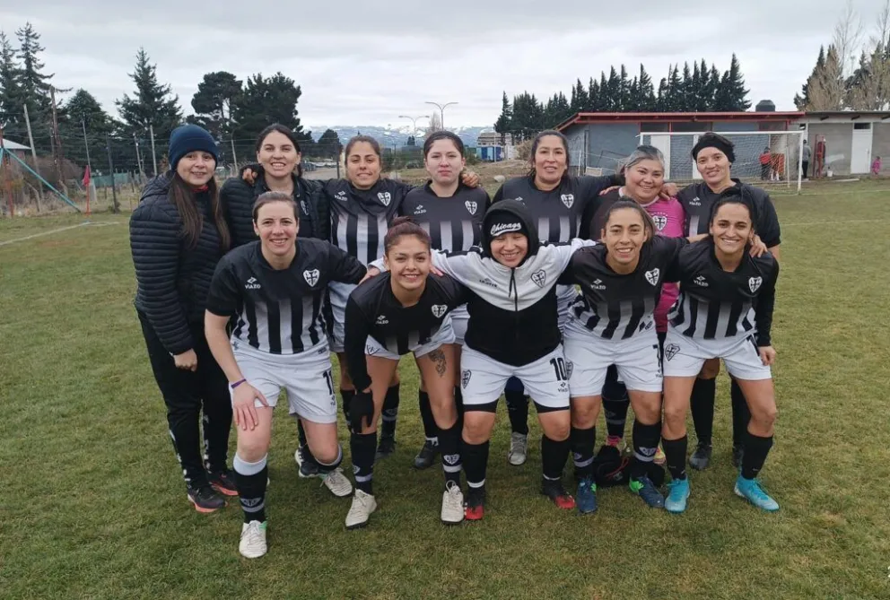 Empate para las chicas de La Peña FC en la Liga municipal de Bariloche