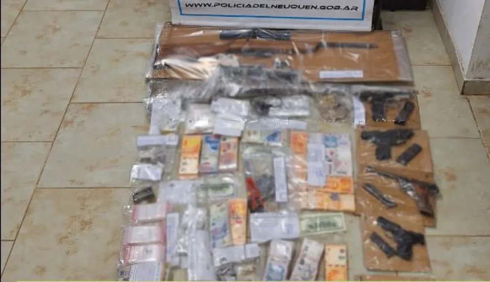 San Martin de los Andes: policía provincia realizó allanamientos y desarticuló un puesto de narcomenudeo