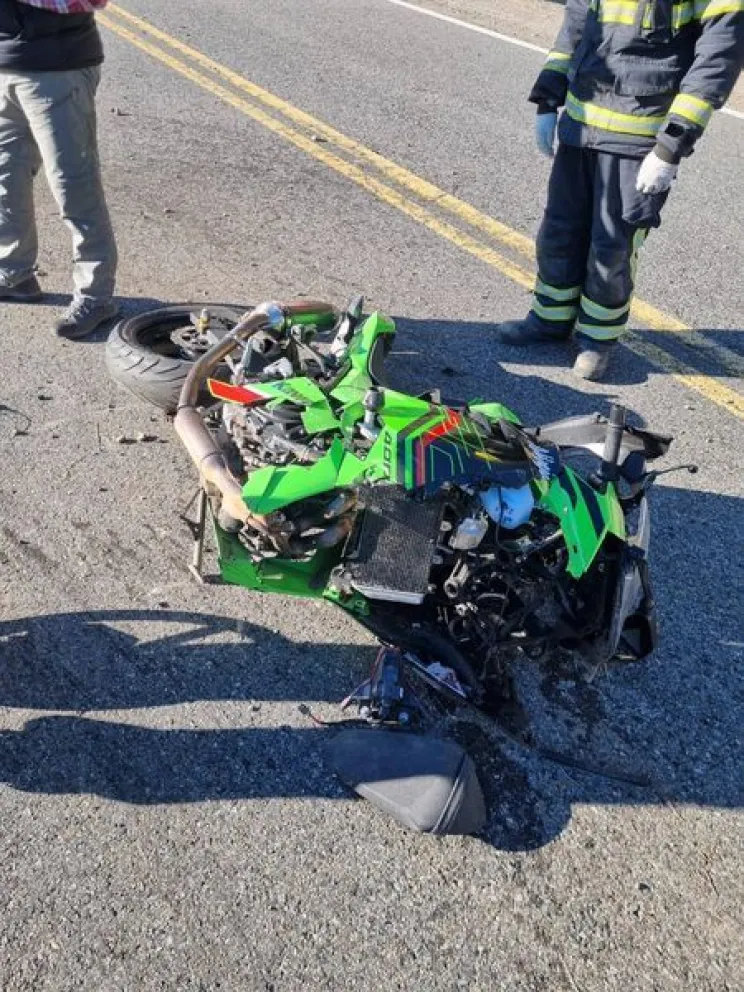  Accidente vial en la Ruta 40: un motociclista sufrió lesiones leves tras impactar contra un guardarraíl