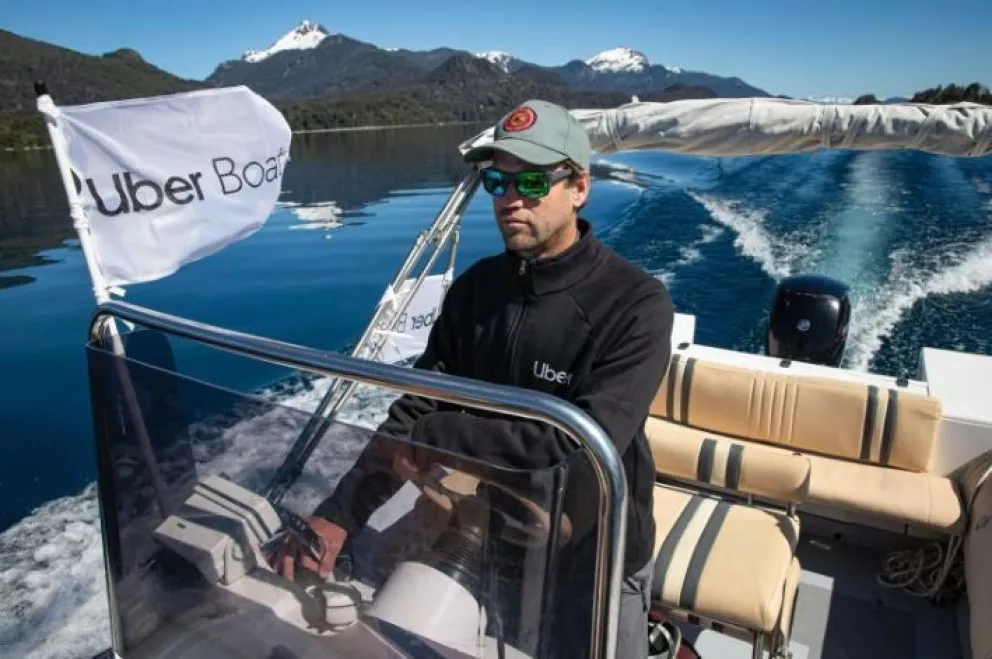Uber lanzó su servicio nautico de traslados en Bariloche