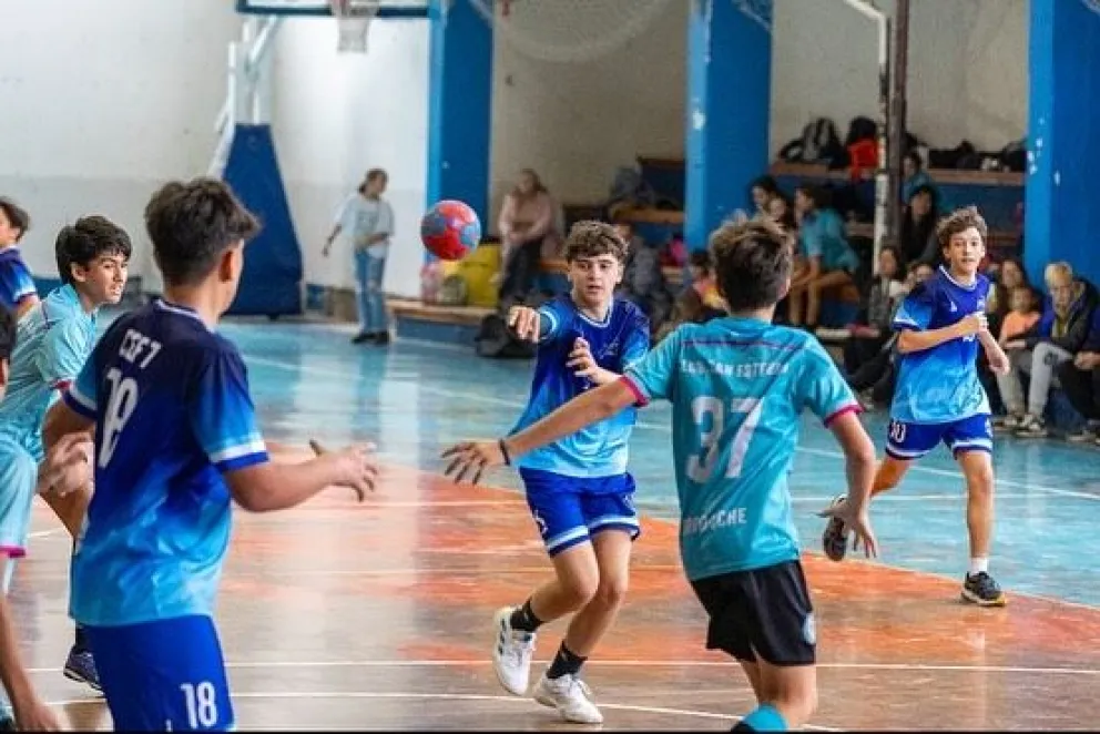 El Barbagelata recibe al handball del interior de la provincia cerrando el campeonato provincial