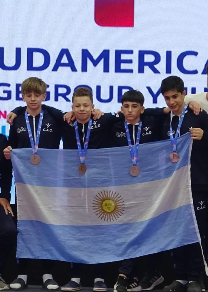 Gran presentación de Felipe Bruni en el Sudamericano de gimnasia artística junto al equipo nacional