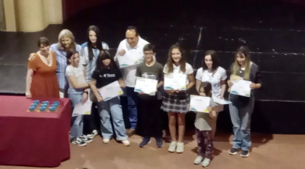 Concurso de Cuentos Cortos y Fotografía: La Biblioteca del Mallín celebró el talento local y entregó premios