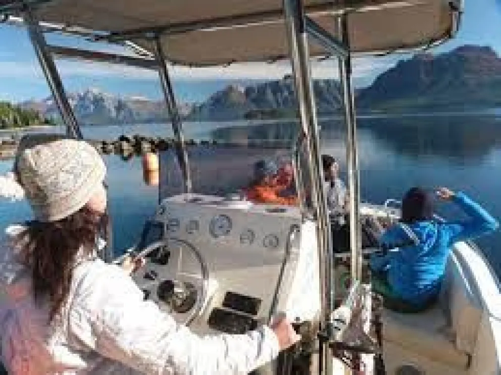 Uber Boat en el lago Nahuel Huapi: conocé los requisitos para operar el servicio