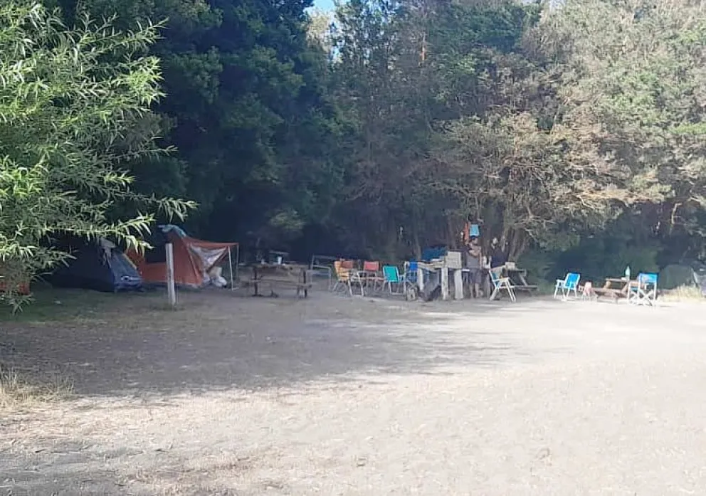 Mapuches advierten que, después del 1° de enero, sino se acuerda con el municipio, habilitarán el pernocte en el camping Correntoso