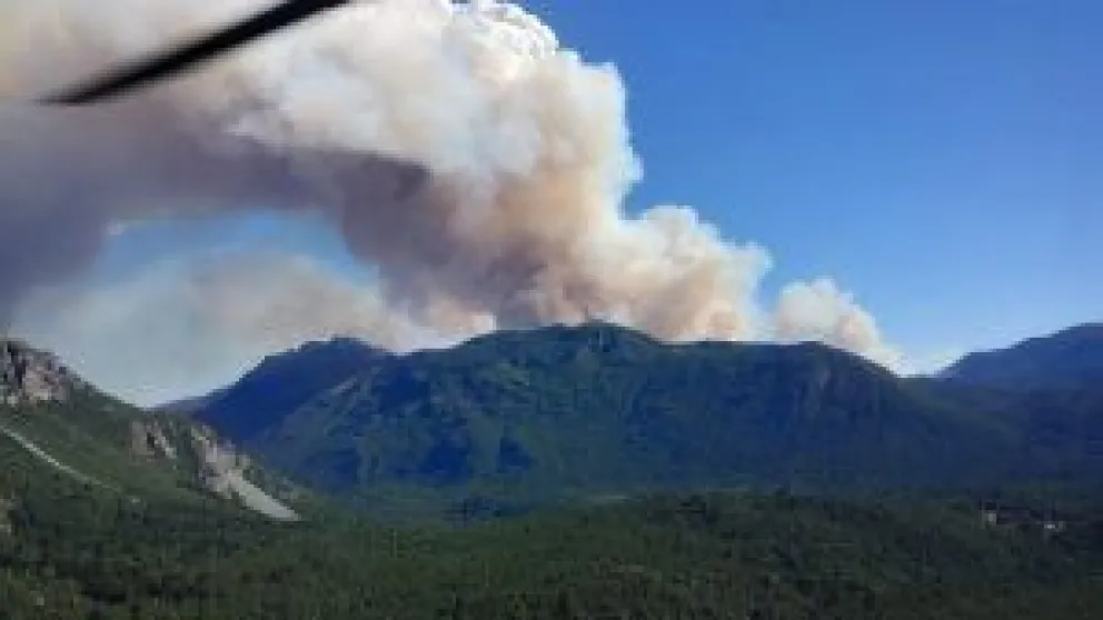Incendio en Los Manzanos: si bien aumentó la actividad, no creció la superficie afectada