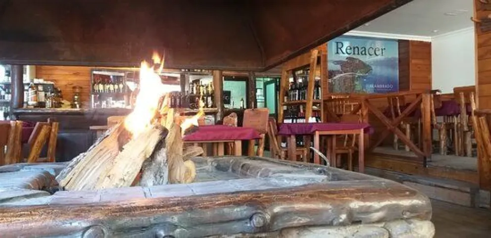 Bomberos controlaron un principio de incendio en un restaurante céntrico