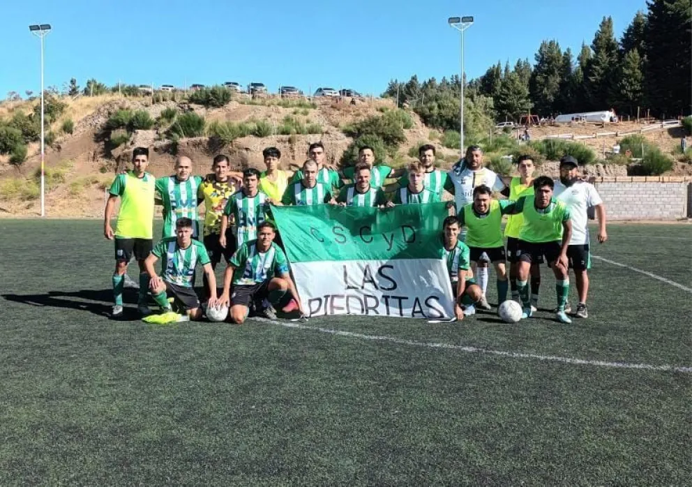 Con un tiro libre en el palo y un gol en el cierre, Las Piedritas cayó ante Chicago