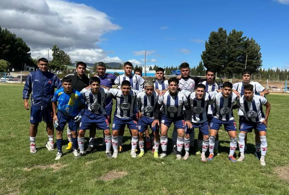 Con tres goles de González, Depo consiguió su primera victoria en el campeonato