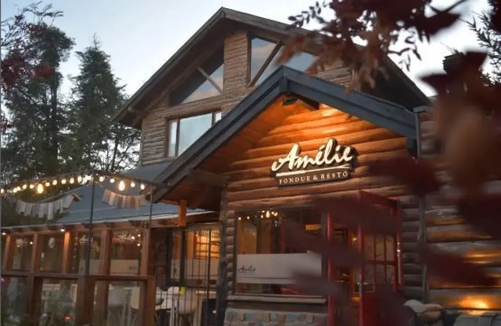 Con un menú de cinco pasos y música en vivo, Amélie invita a vivir el Día de los Enamorados 