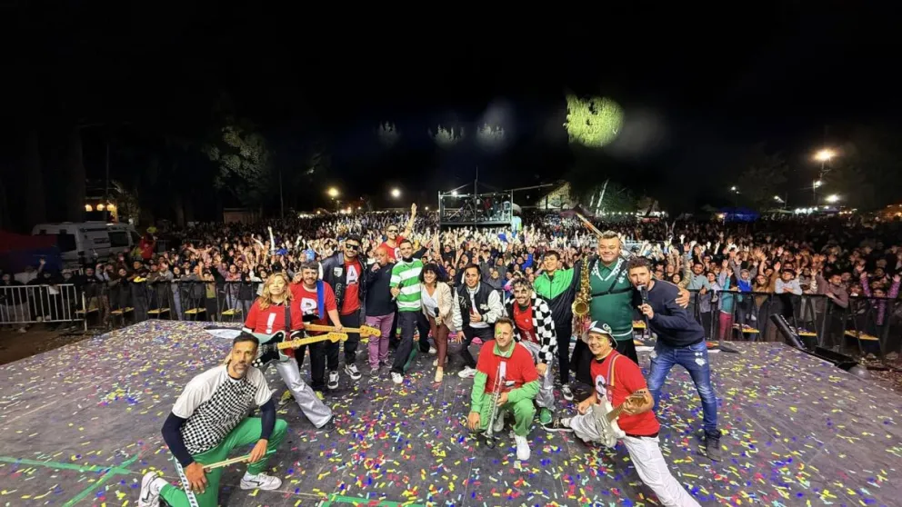 Fiesta de los Jardines: Según prensa municipal, “más de 10.000 personas” se dieron cita en la primera noche