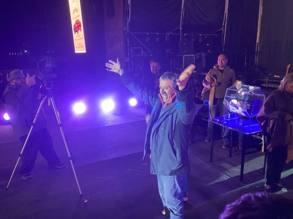 Héctor Mariqueo se llevó la Toyota Hilux en el sorteo de la Fiesta