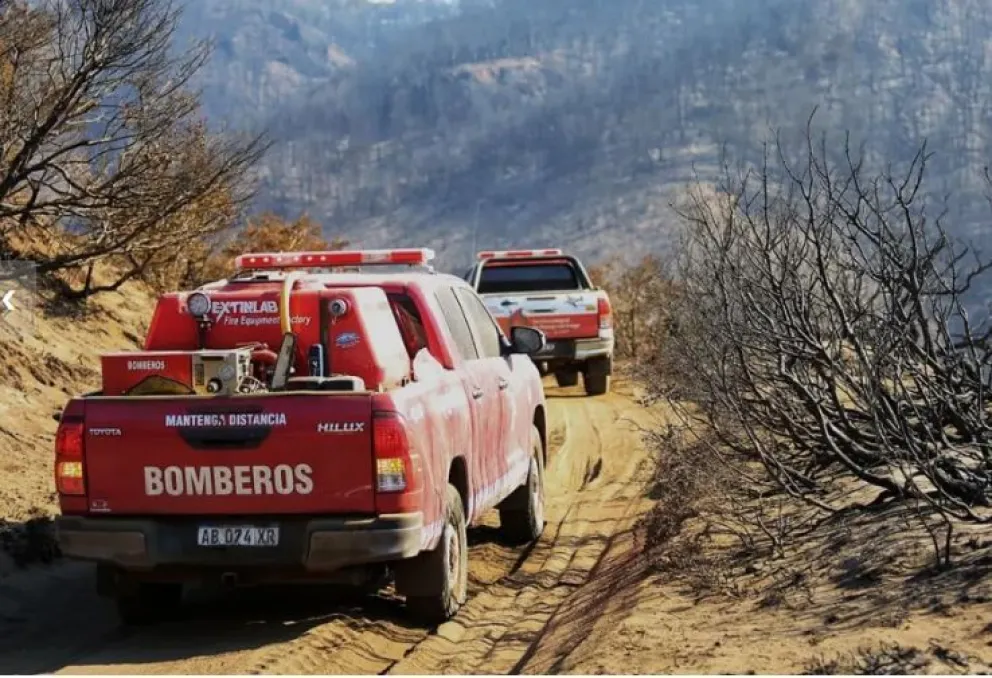  Bomberos de distintas regiones colaboran contra el incendio de Valle Magdalena