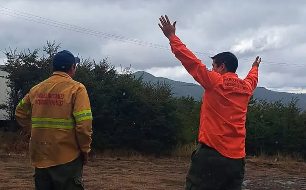 Llovió ayer en distintos puntos de la zona afectada por los incendios en cercanías de Junín de los Andes