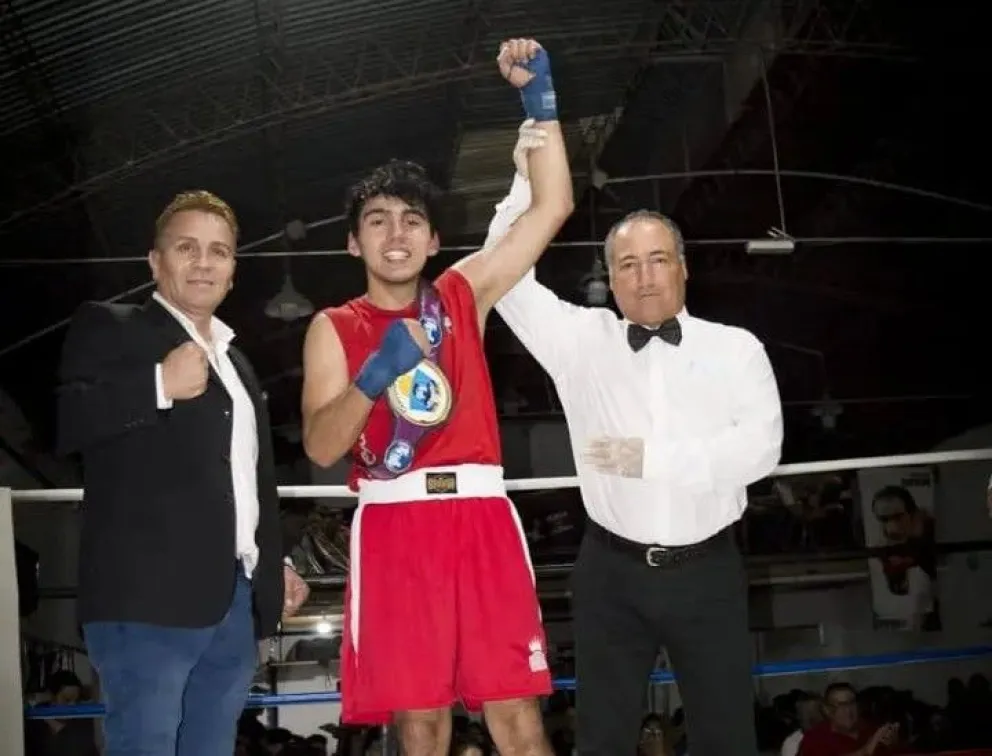 Mario Reyes se coronó campeón provincial juvenil de boxeo