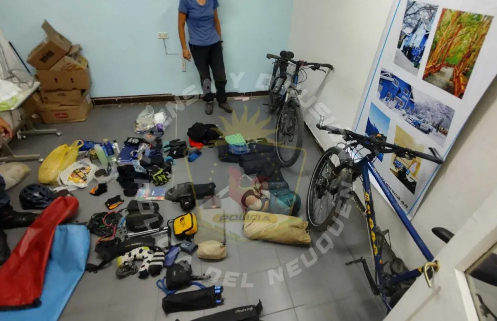 Un allanamiento policial permitió recuperar pertenencias que les robaron a turistas