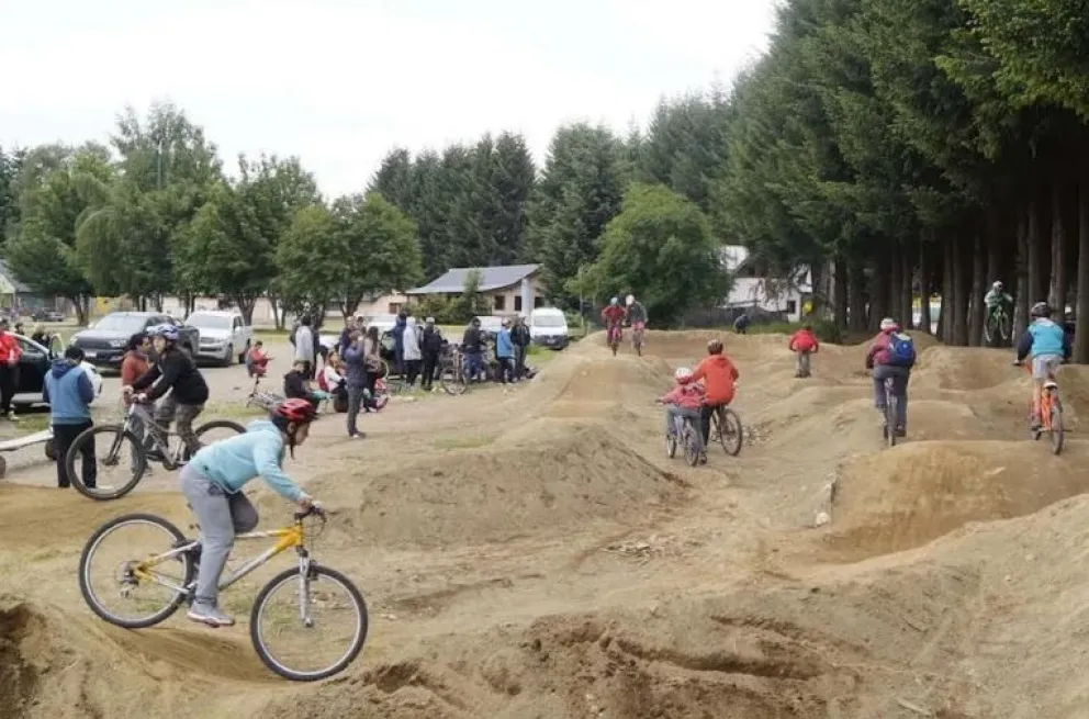 La pista de Pump Track depende del avance de la obra del césped sintético del Andres Coronado