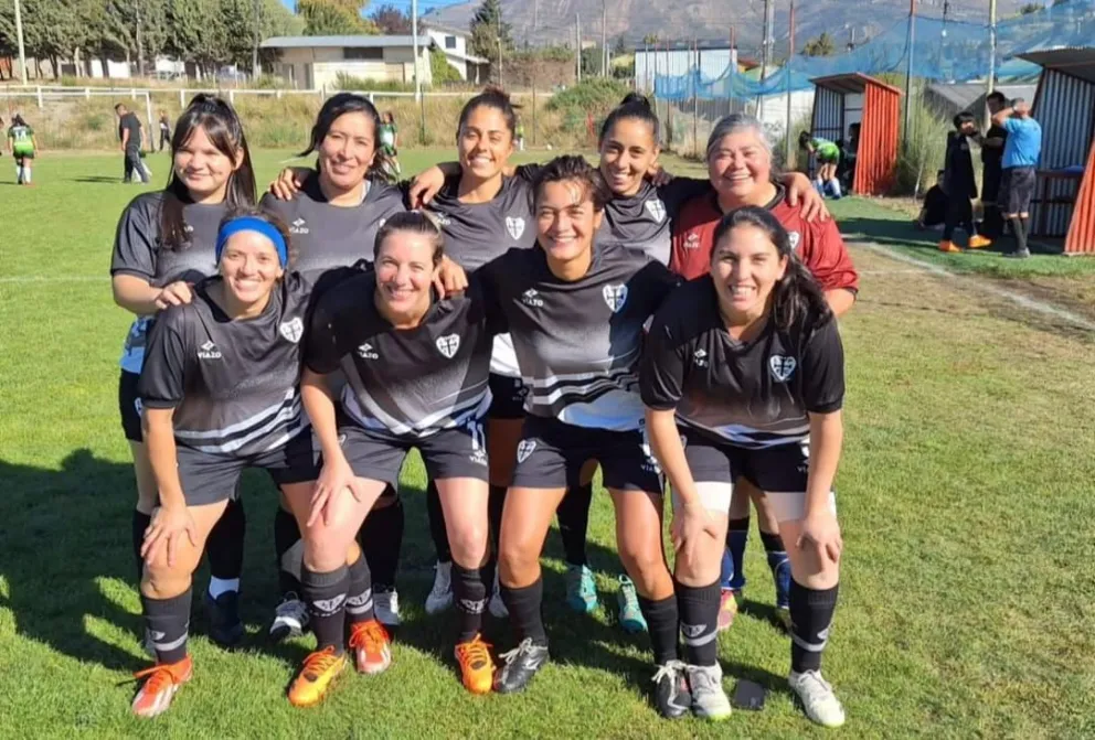 Las campeonas están intratables en la liga municipal de Bariloche
