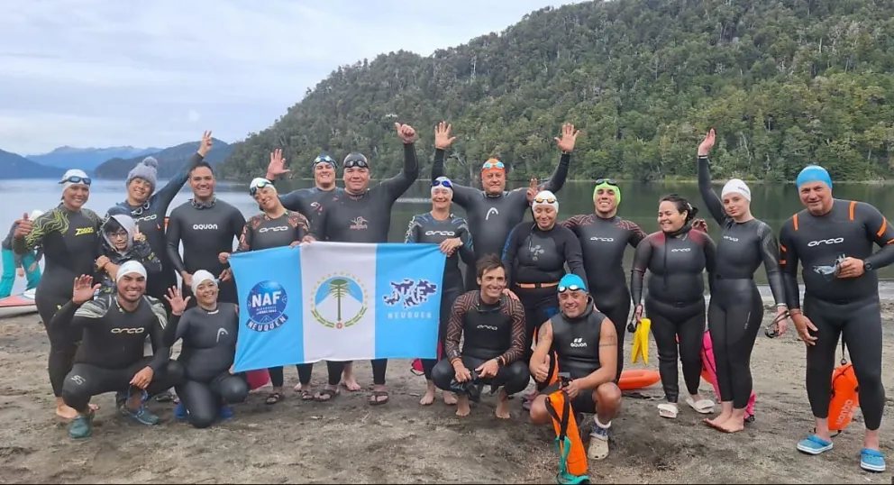 Nadadores de aguas frías se reunieron en el lago Correntoso