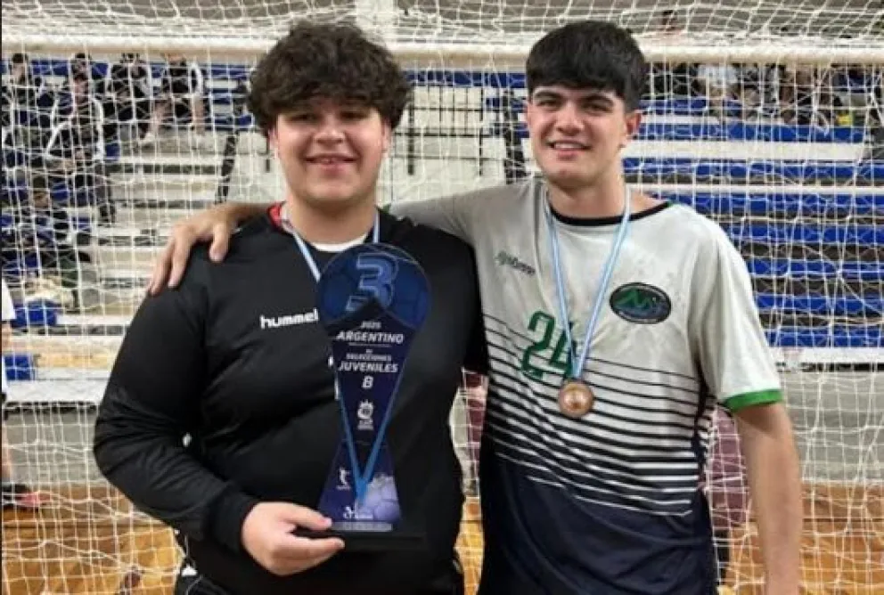 Facundo Schaub y Fausto Martínez se subieron al podio en el Argentino de handball