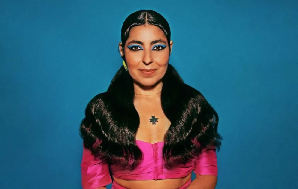 Sofía Viola se presenta con un concierto íntimo en la Biblioteca Popular Osvaldo Bayer