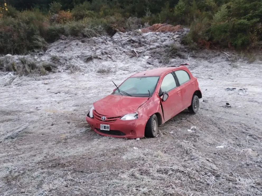 Accidente en la curva de Espinoza: un auto despistó y por el momento no se reportaron heridos de gravedad 