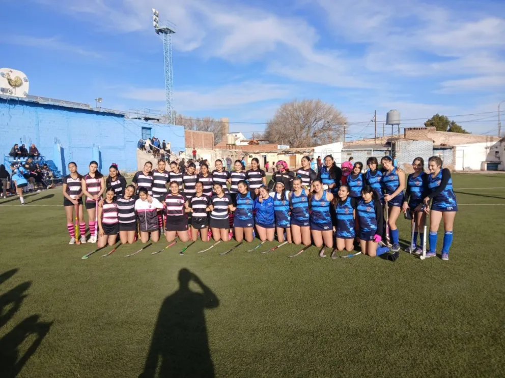 Excelente experiencia de viaje para el hockey del Cef n 7 en la Liga Cordillerana