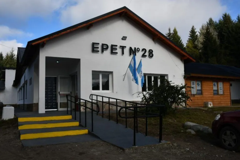 Se inauguró la nueva sede de la EPET N°28