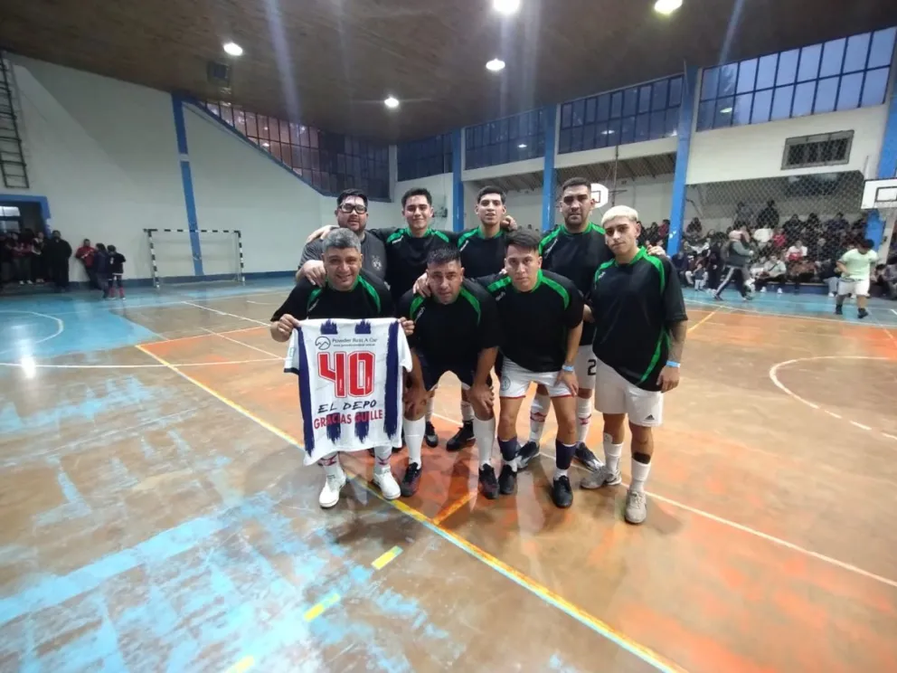 A buen ritmo comenzo el futbol libre de salon, mas de 100 goles en la doble jornada