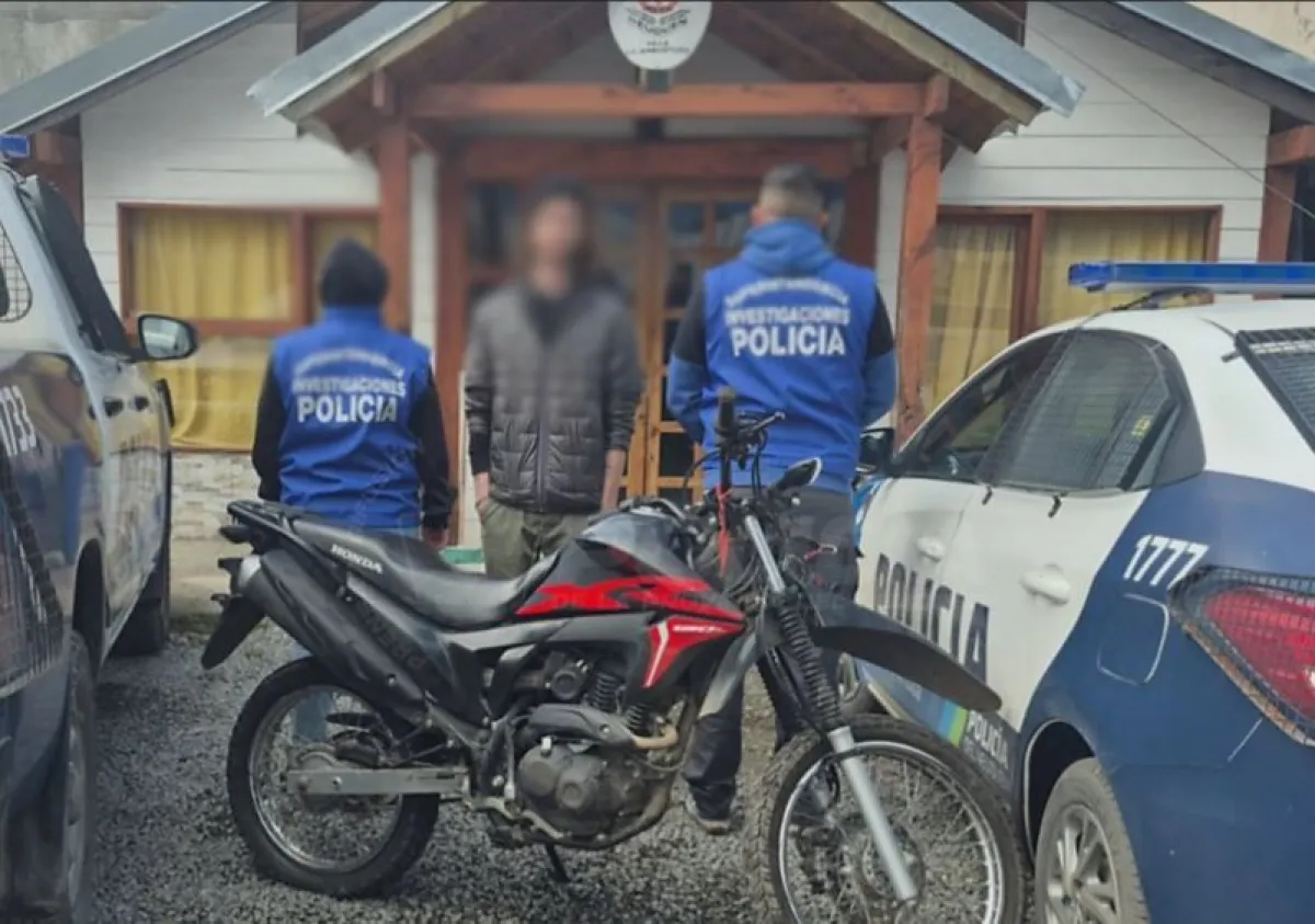 Policía recuperó una motocicleta robada y la restituyó a su dueño ...